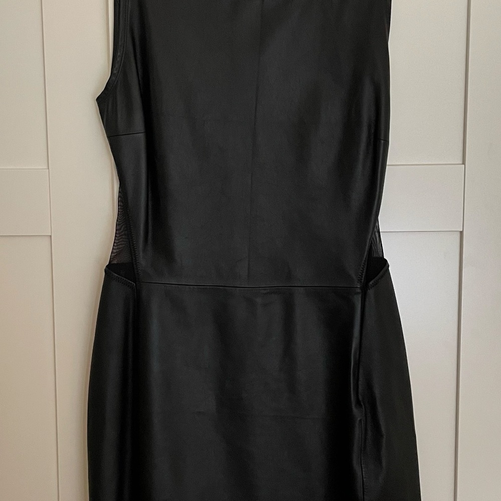 Dress - Picture 4 of 4